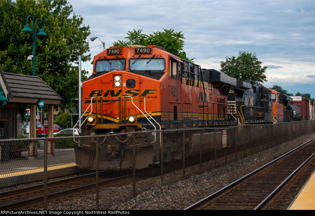 BNSF 7490